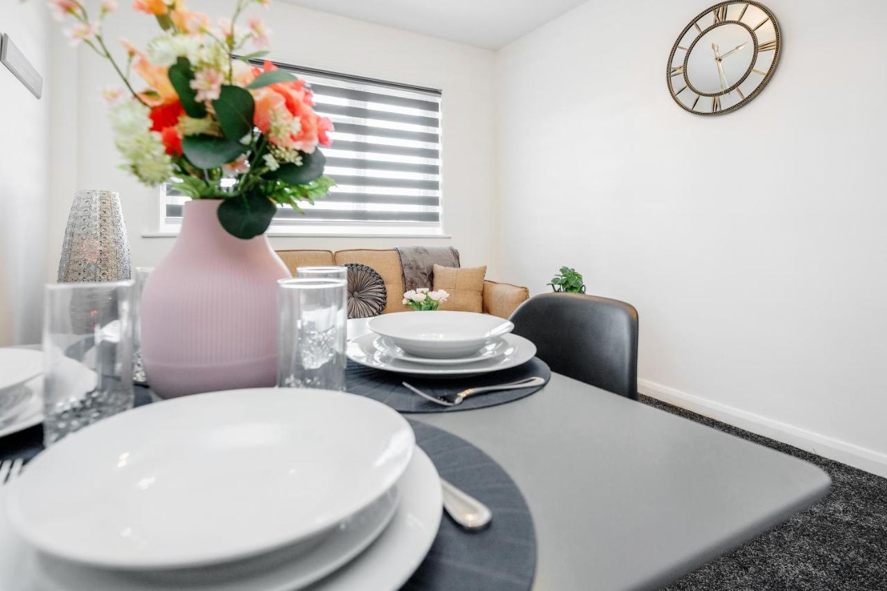 Heathrow 2-Bedroom Maisonette With Parking West Drayton  Exterior photo